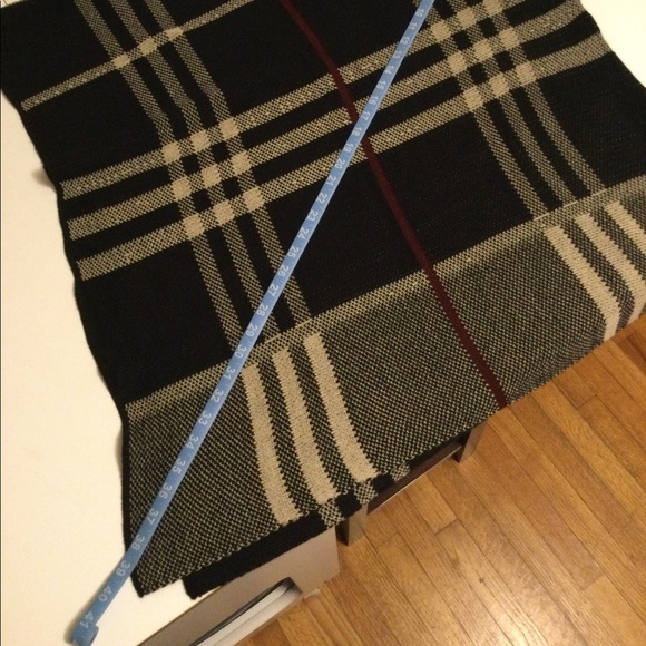 Stylish, Black Plaid Sweater Poncho/Cape/Shawl - Picture 3 of 6